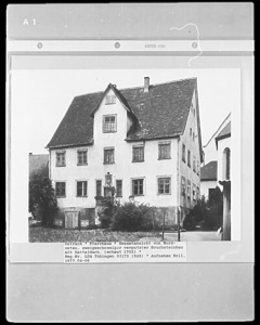Ansicht von Osten / Pfarrhaus in 88356 Ostrach (1977 - LAD Baden-Württemberg, Außenstelle Tübingen, Quelle: bildindex.de)