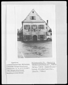 Giebelansicht / Ehem. Metzig und Komödienhaus in 88400 Biberach a. d. Riß, Biberach an der Riß (1960 - LAD Baden-Württemberg, Außenstelle Tübingen, Quelle: bildindex.de)