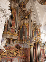 Ansicht der Gabler-Orgel von der südlichen Empore aus. / Basilika St. Martin und Oswald in 88250 Weingarten (29.03.2012 - Foto: Schädel, Stefan; strebewerk. Riegler Läpple Partnerschaft Ingenieure, Stuttgart)